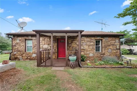 21160 Eighth St, Hinton, OK 73047
