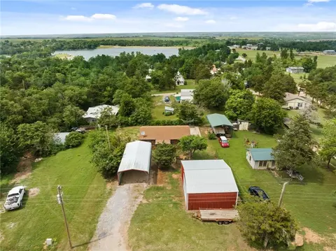 21160 Eighth St, Hinton, OK 73047 photo 2