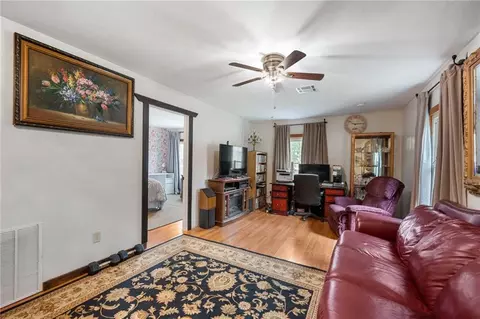21160 Eighth St, Hinton, OK 73047 photo 7