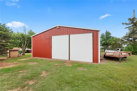 21160 Eighth St, Hinton, OK 73047 photo 24