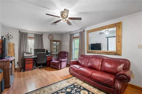 21160 Eighth St, Hinton, OK 73047 photo 6