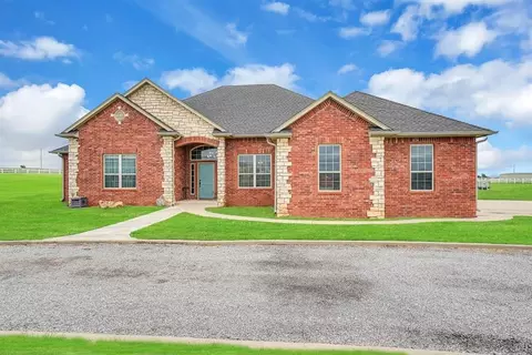 10326 N 2206 Rd, Clinton, OK 73601