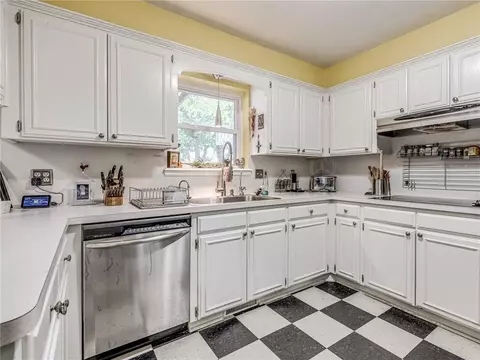 3932 Warwick Dr, Norman, OK 73072 photo 8