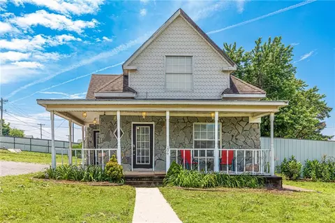 206 E 4th St, Cement, OK 73017