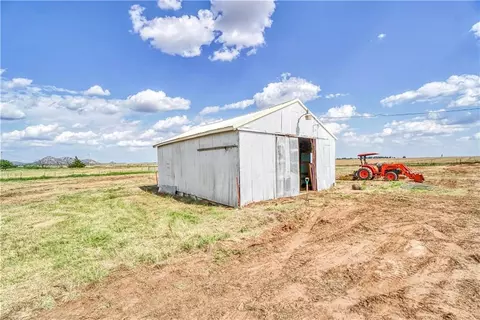 21066 E County Road 161, Altus, OK 73521 photo 33