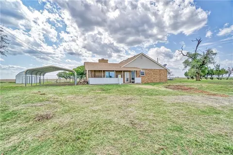 21066 E County Road 161, Altus, OK 73521