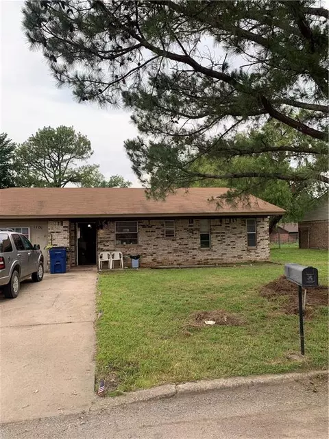 1708 Pecan Grove St, Tecumseh, OK 74873