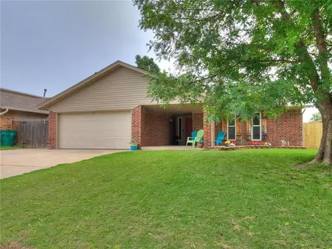 308 Conestoga Dr, Yukon, OK 73099
