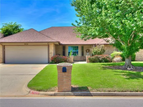 7426 NW 107th St, Oklahoma City, OK 73162