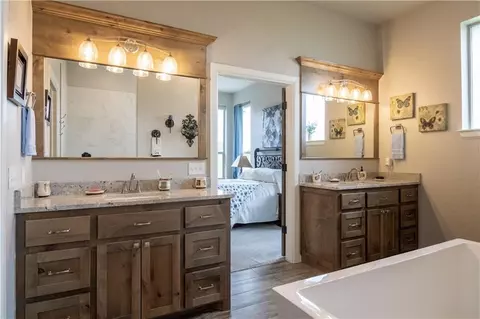 1217 Whispering Meadows Ln, Tuttle, OK 73089 photo 31