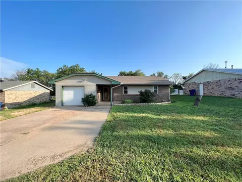 704 Nichols Ave, Tecumseh, OK 74873