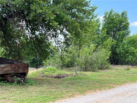 Lewis Street, Hydro, OK 73048