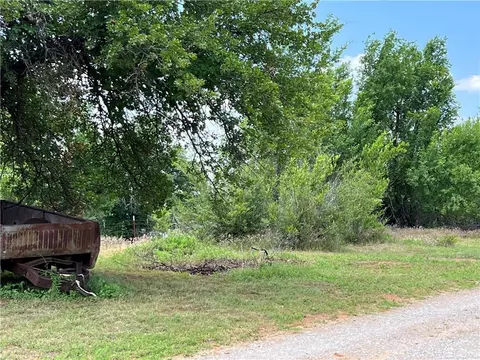 Lewis Street, Hydro, OK 73048