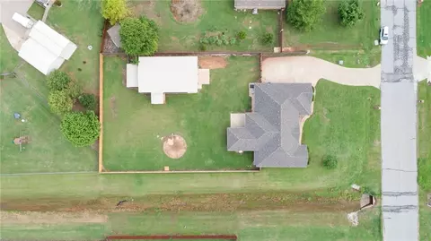 1801 River Ridge Ln, Tuttle, OK 73089 photo 2