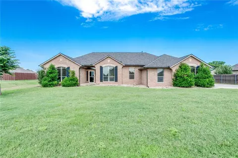 1801 River Ridge Ln, Tuttle, OK 73089