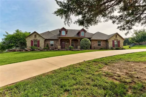 275 Stone Brg, Edmond, OK 73034