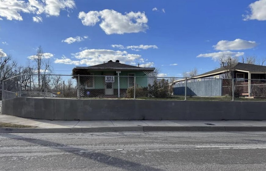 1023 S Pennsylvania Ave  