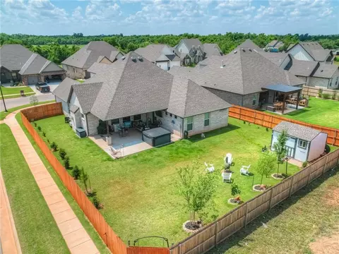 5616 Tiger Stone Dr, Mustang, OK 73064