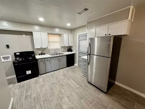 900 Denise St, Altus, OK 73521 photo 2