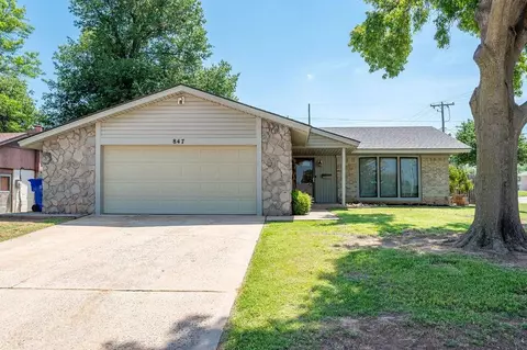 847 Douglas Dr, Norman, OK 73069