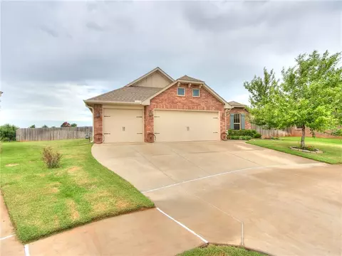 3301 Austrian Pine Ln, Yukon, OK 73099 photo 1