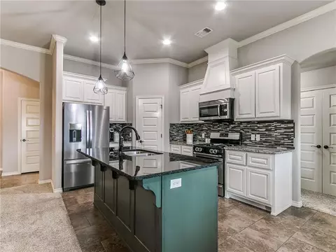 3301 Austrian Pine Ln, Yukon, OK 73099 photo 6