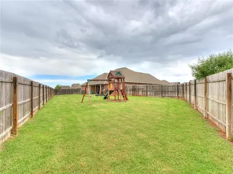 3301 Austrian Pine Ln, Yukon, OK 73099 photo 26