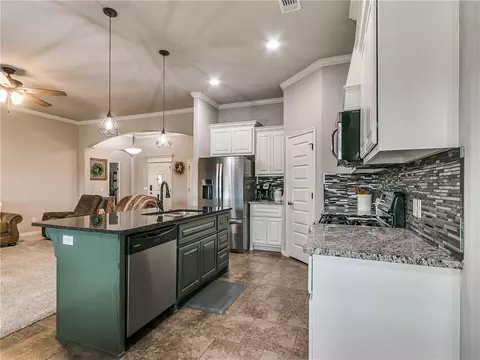 3301 Austrian Pine Ln, Yukon, OK 73099 photo 9
