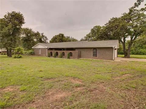 2217 Twisted Oak St, Newcastle, OK 73065