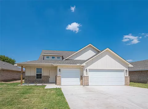4528 Sandhill Dr, Enid, OK 73703