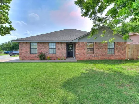 2501 S 20th St, Chickasha, OK 73018