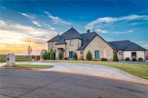 1503 Easy St, Elk City, OK 73644