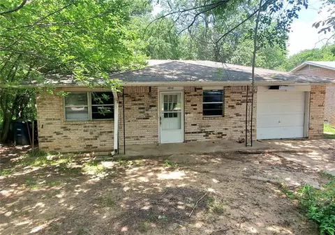 1208 E Hickman St, Shawnee, OK 74801