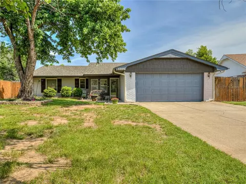 8909 Kenny Cir, Oklahoma City, OK 73132
