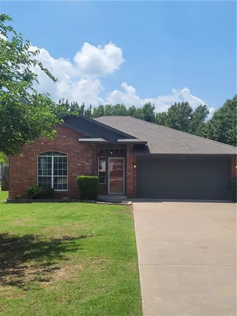 314 N 5th St, Noble, OK 73068