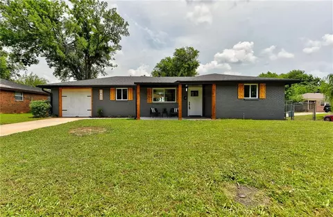 1900 Clary Dr, Midwest City, OK 73110
