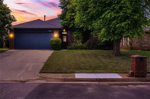 1708 De Vita Rd, Edmond, OK 73003