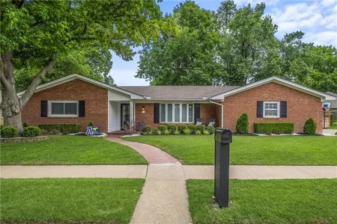 1405 Cherry Laurel Dr, Norman, OK 73072