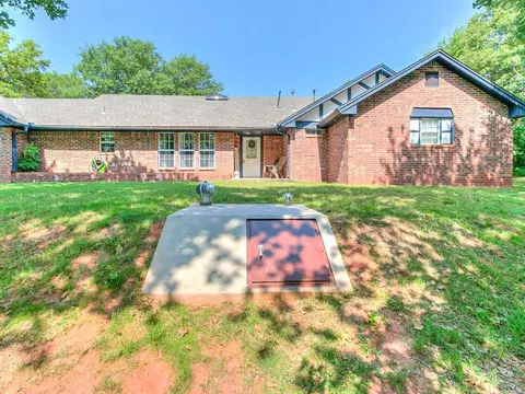 18935 E Stonetree Ln, Luther, OK 73054
