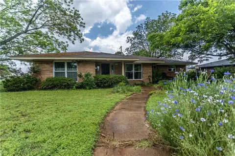 810 E Cedar, Weatherford, OK 73096