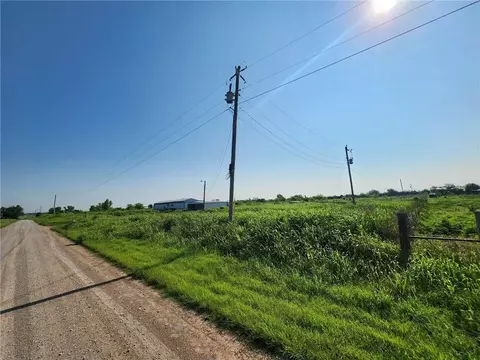 1923 County Street 2810 St, Chickasha, OK 73018
