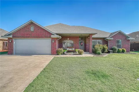 1205 Sheryl Ln, Altus, OK 73521