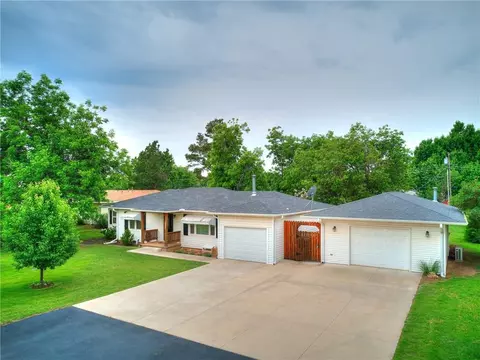 317 S Spruce St, Crescent, OK 73028