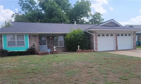 1304 SW 72nd St, Oklahoma City, OK 73159