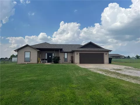 1301 Hillside Ter, Blanchard, OK 73010