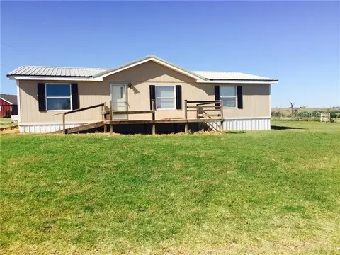 20246 E 1025 Rd, Elk City, OK 73644
