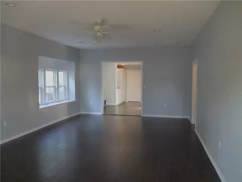 723 E Maple St, Cushing, OK 74023 photo 4