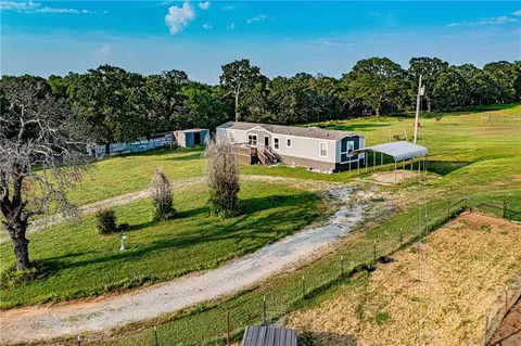 26280 Wilson Rd, Henryetta, OK 74437