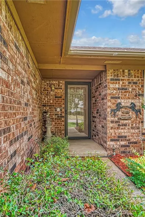 305 Pintail Cir, Altus, OK 73521 photo 5