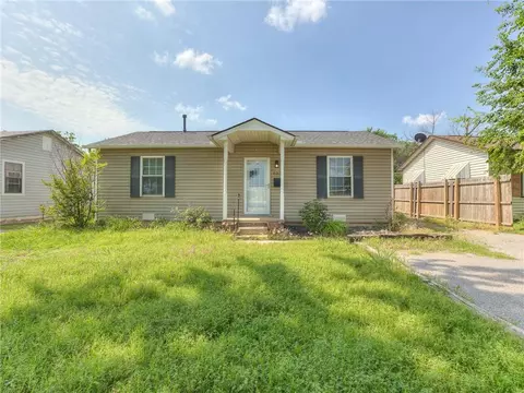 610 W Hurd St, Edmond, OK 73003
